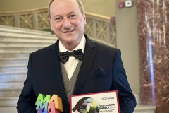 6f9d0328-ca89-4f9a-8e7b-ce919f0ee401